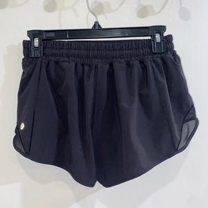 Like New Lululemon Hotty Hot Shorts 2.5 inch
